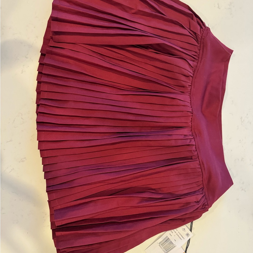 Girls Pleated Skirt in Burgundy/Red L - Classic School & Play wear